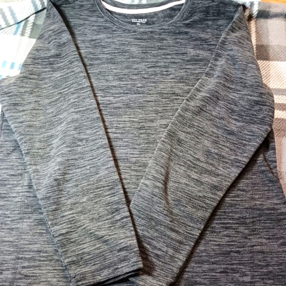 Tek Gear XL long sleeve. Grey/Black Essential Gear. Pre owned Good condition